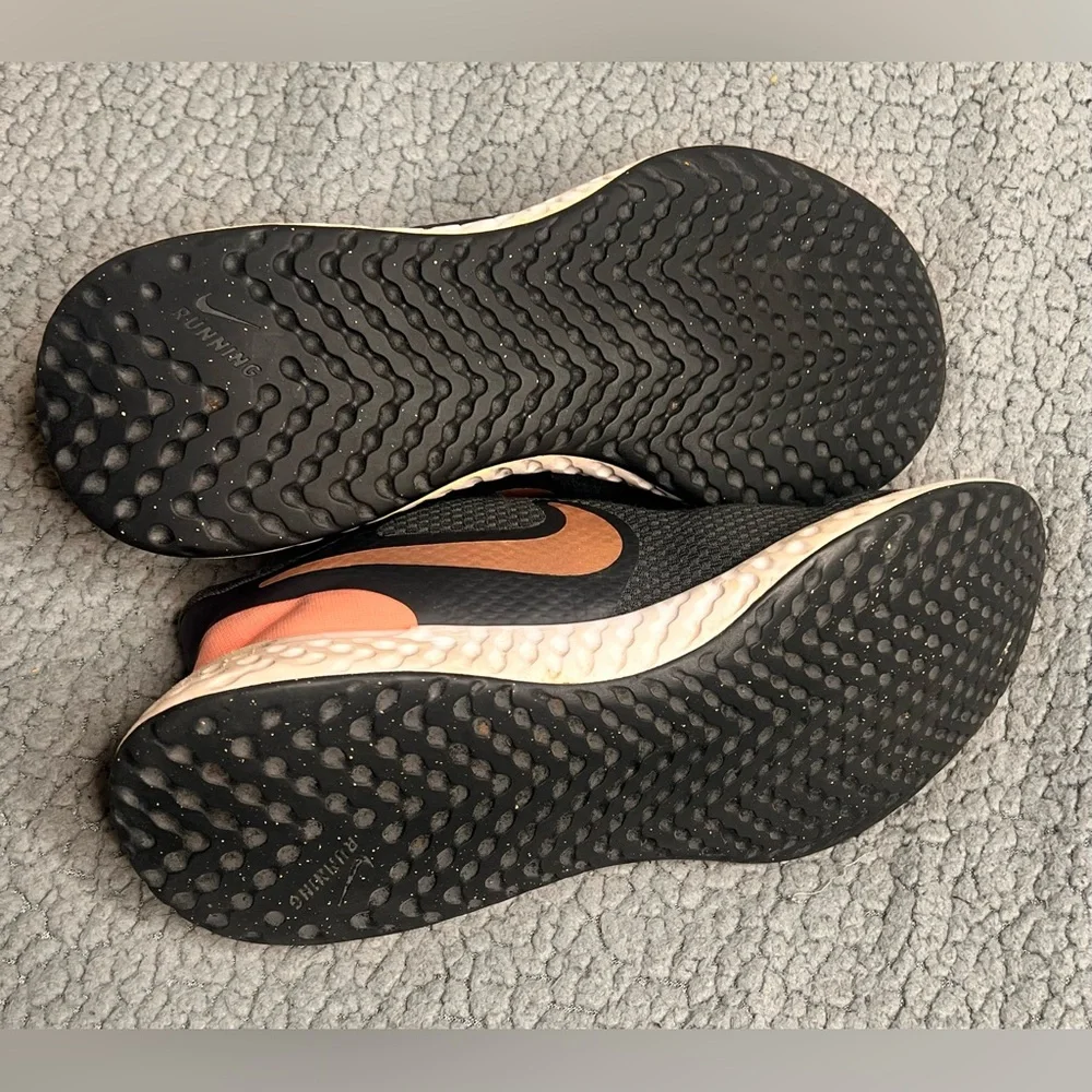Nike Revolution‎ Running Sneakers Black And Rose Gold Youth Big Girls Size 7
